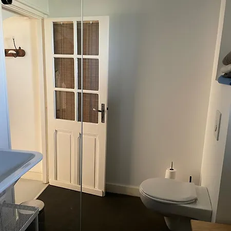Δωμάτια σε οικογενειακή κατοικία Grande Chambre Au Calme *